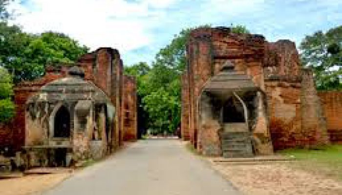 Tharapa Gate